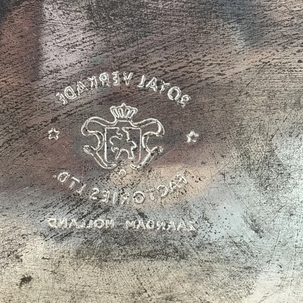 Vintage ROYAL VERKADE FACTORIES Embossed Metal Tin Storage ZAANDAM HOLLAND